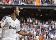 开云体育-绿茵场与乒乓台的双重奏，葡萄牙横扫瑞典，张继科点燃赛场之夜