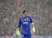 开云官方app入口-从温网完胜到年终总决赛，西西帕斯如何点燃赛场，重塑网球叙事