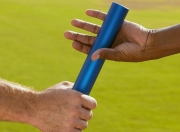 开云体育APP下载-银石风暴，威廉姆斯战术完胜迈凯伦，维斯塔潘极限超车惊艳四座