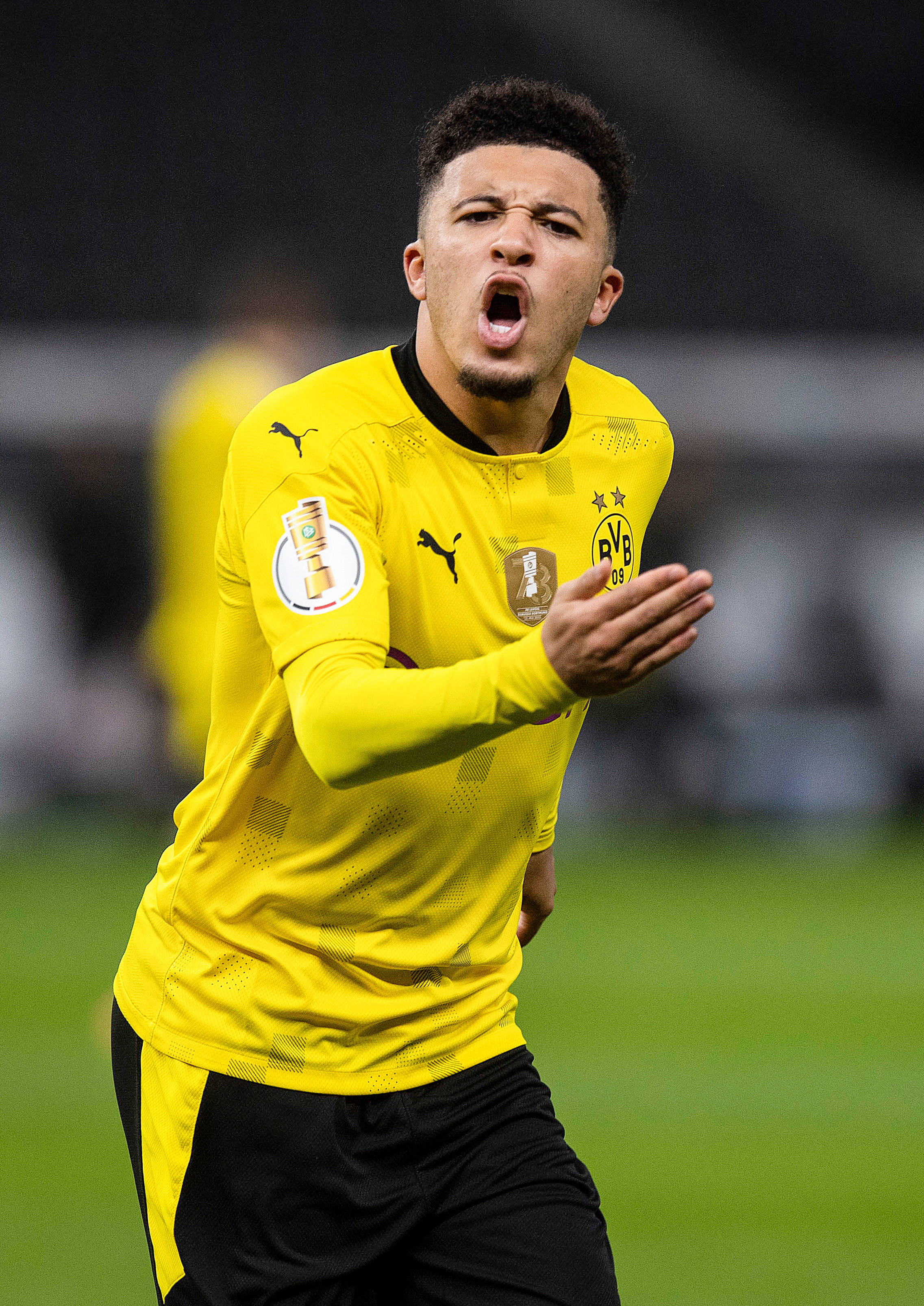 关于多特蒙德队在国际足球赛场上完美发挥的信息