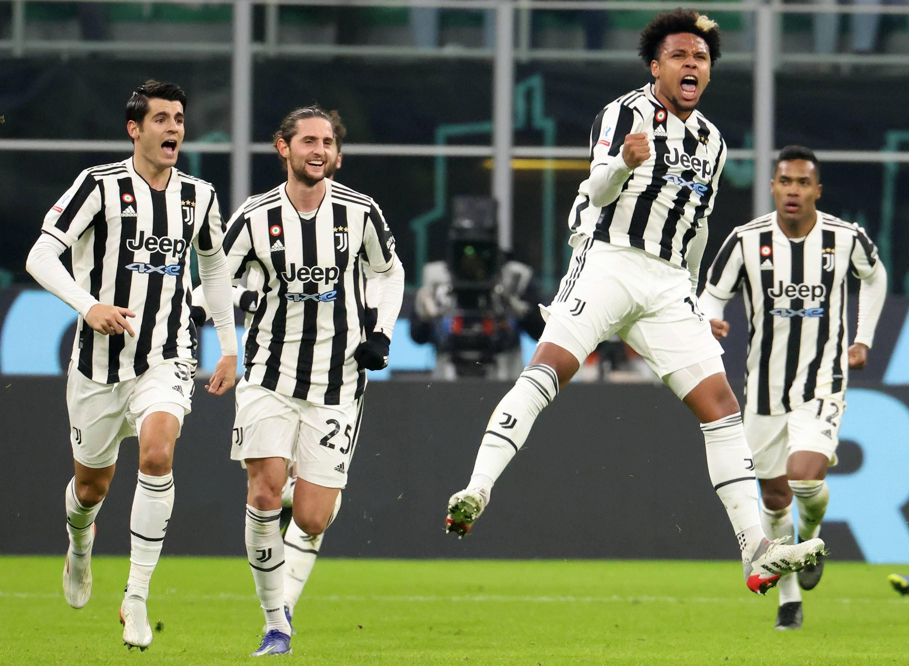 尤文图斯豪取胜利，登顶积分榜