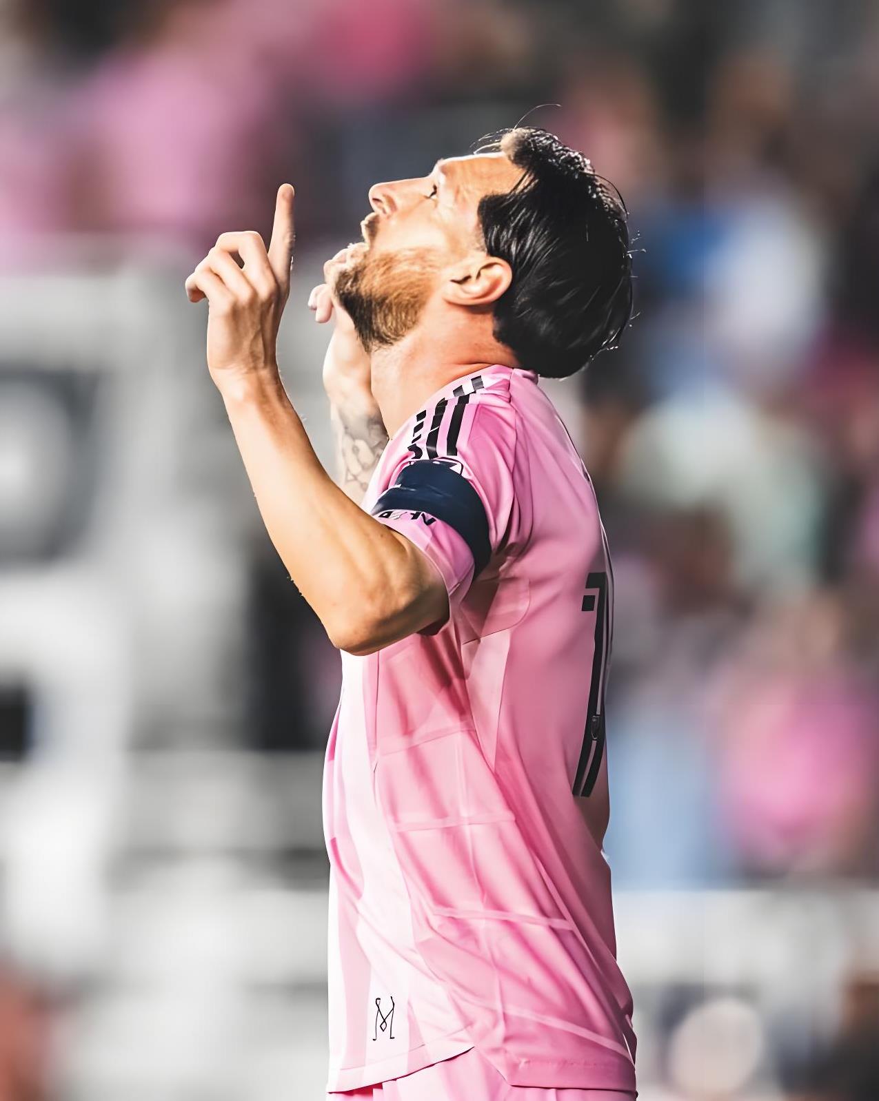 新人射手惊艳登场，为球队带来惊喜胜利