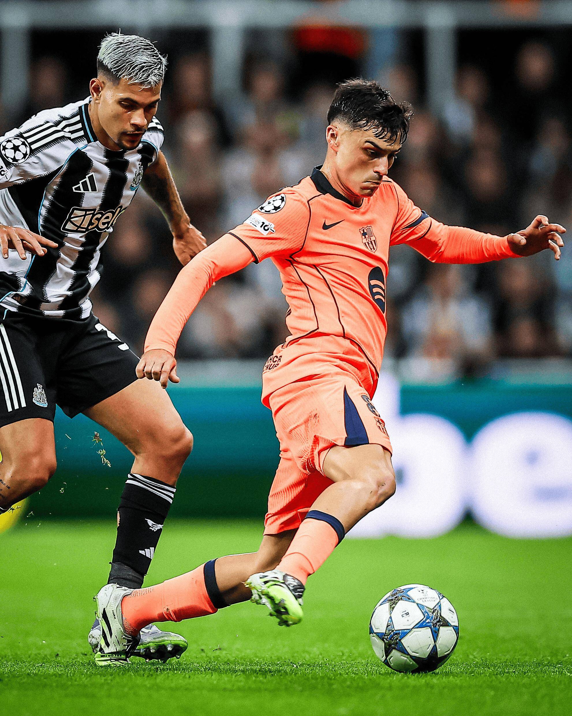 关于曼城主场较量告负，巴塞罗那客场竞技取胜的信息