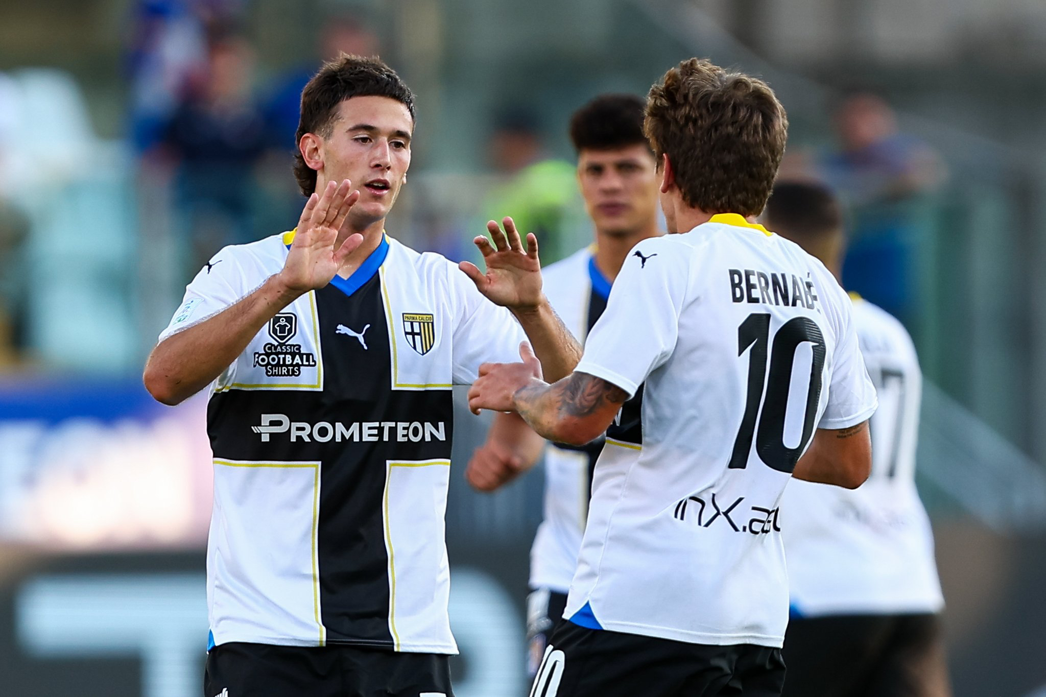 包含佩刀梅开二度，帕尔马主场击败桑普多利亚的词条