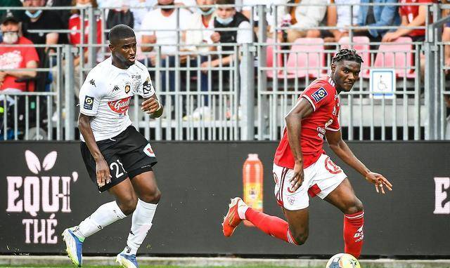 布雷斯特队在法甲联赛中全面崛起