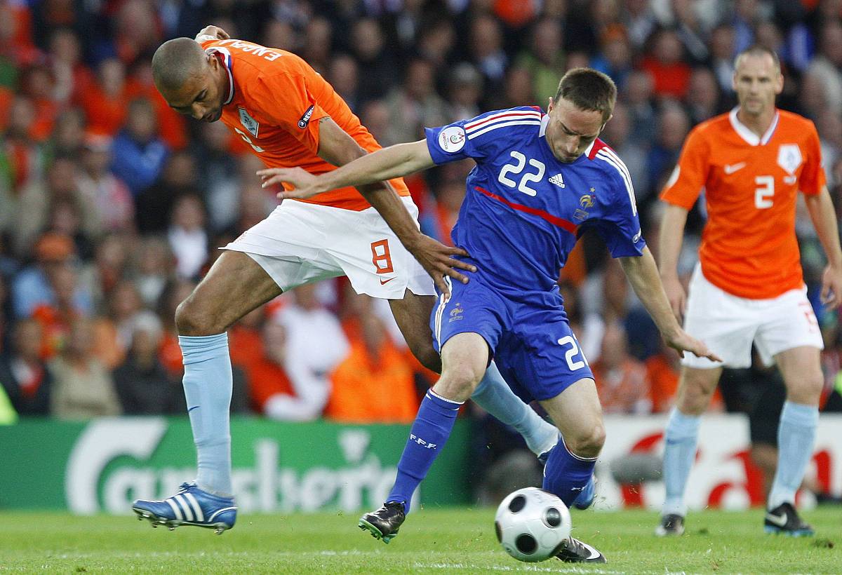 欧洲足球巨头对决,精彩继续上演!的简单介绍 欧洲足球巨头对决,精彩继续上演!的简单介绍