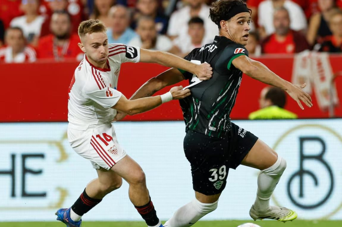 关于勒沃库森主场大胜，取得三分重要胜利的信息