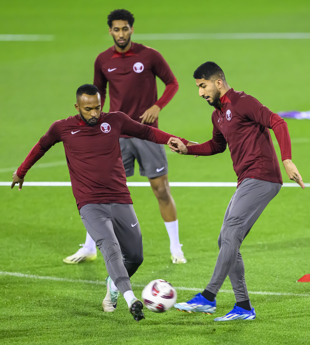 卡塔尔球队在关键比赛中表现出色