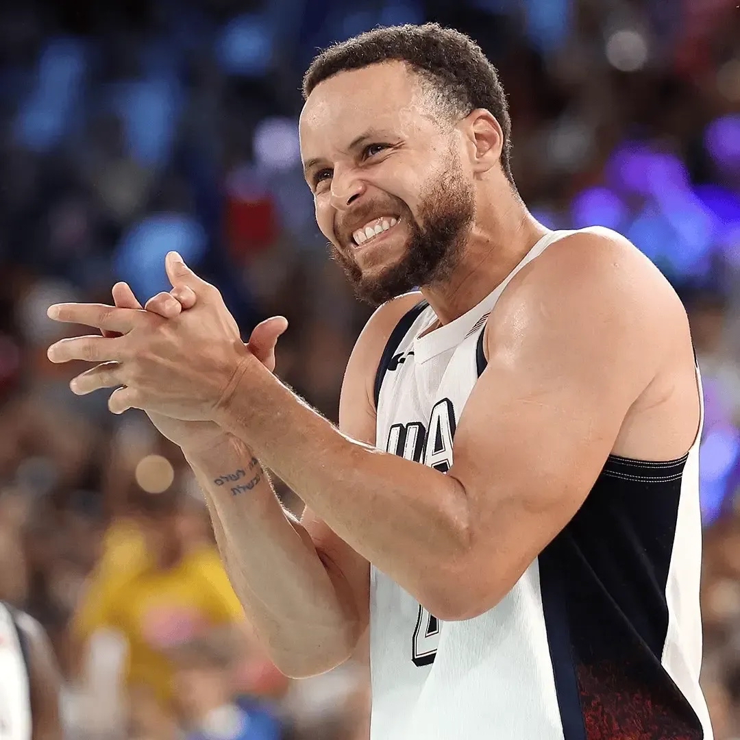 包含格拉茨球员独中两元，助球队逆转击败对手的词条