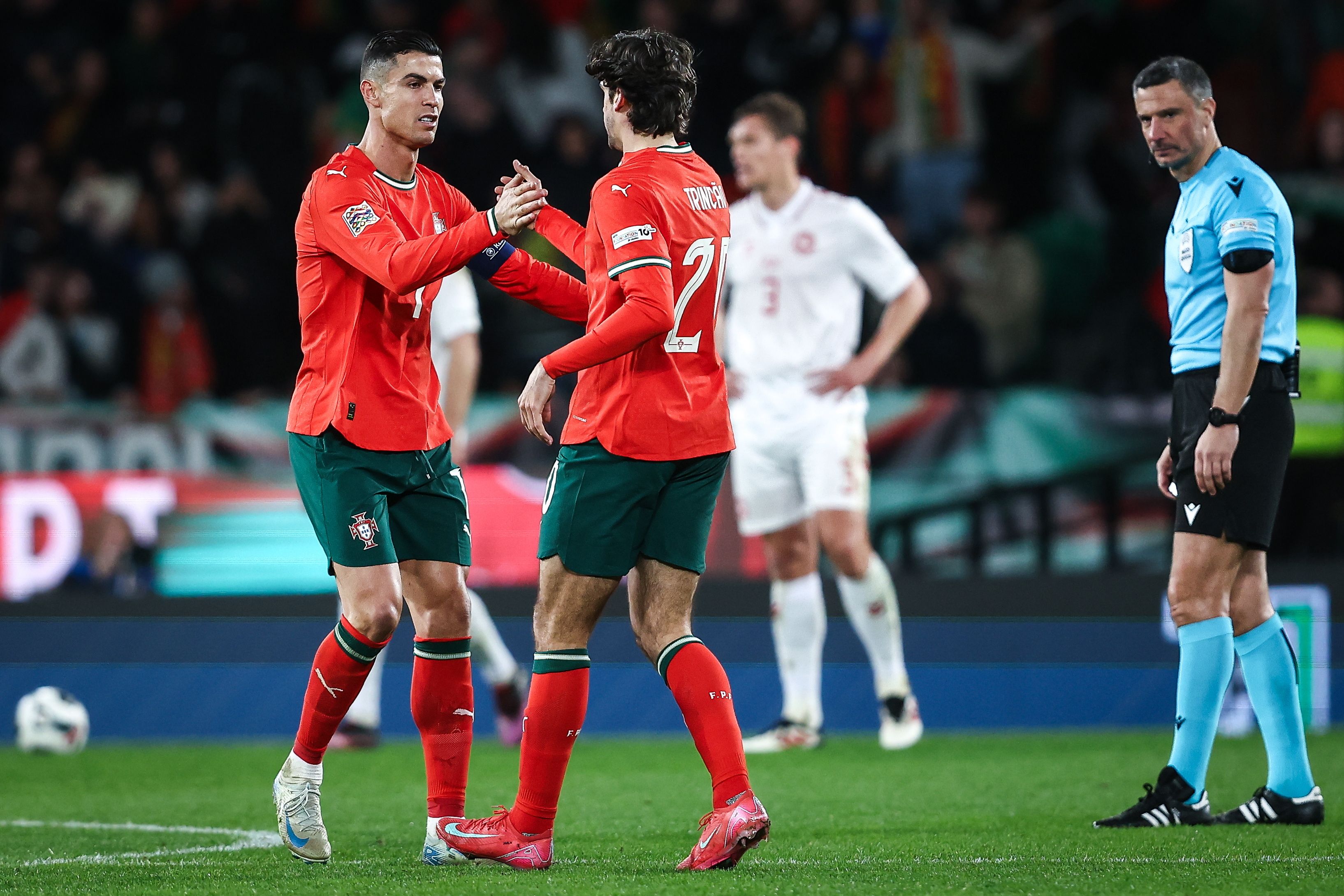 包含克罗地亚惊险胜利，晋级欧国联半决赛的词条