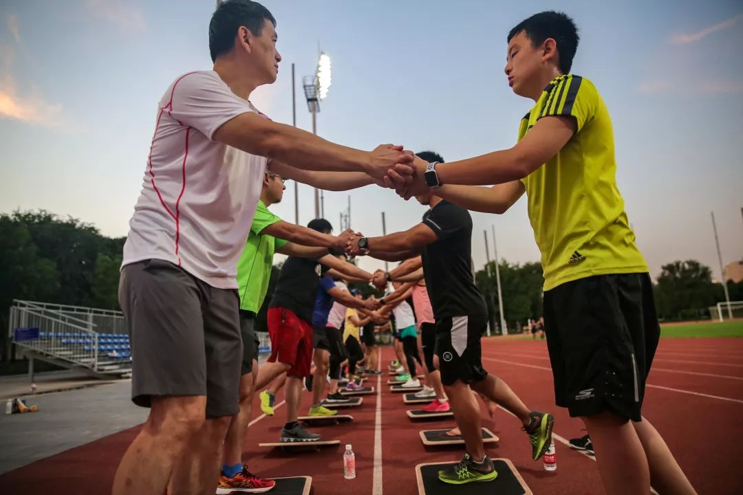 孤独训练的球员获得体能教练好评