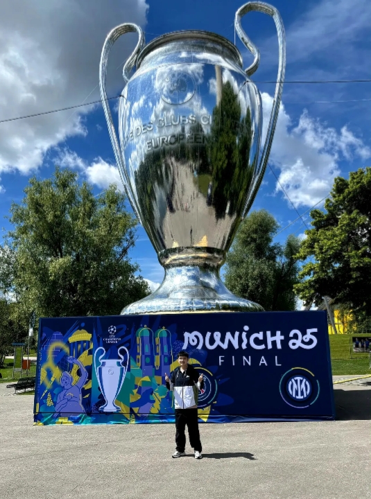 包含匈牙利队在比赛中表现突出，成功卫冕冠军的词条