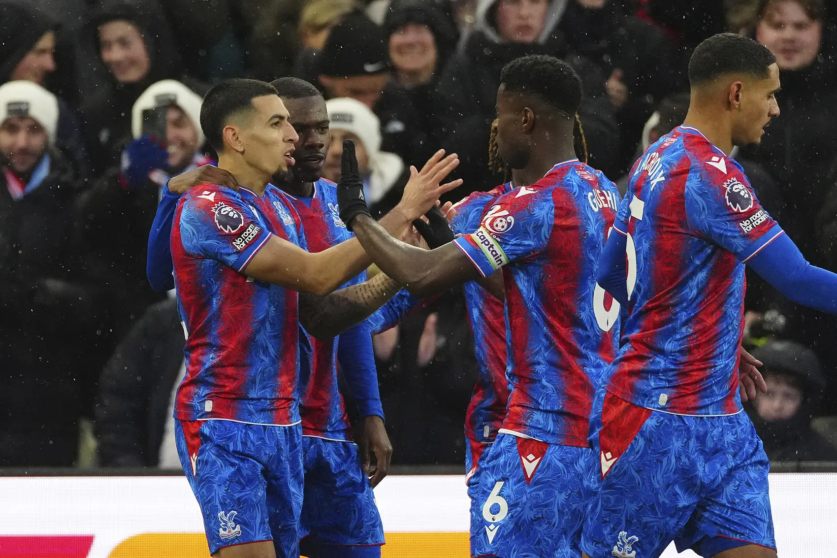 曼城客场憾负莱斯特城，球队士气受挫主帅积极调整