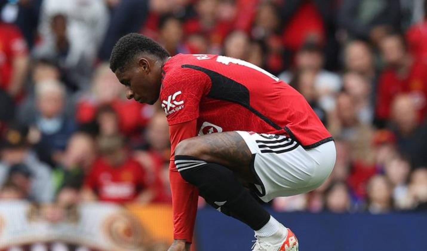 包含巴萨爆冷里昂，马夏尔惊艳世界的词条