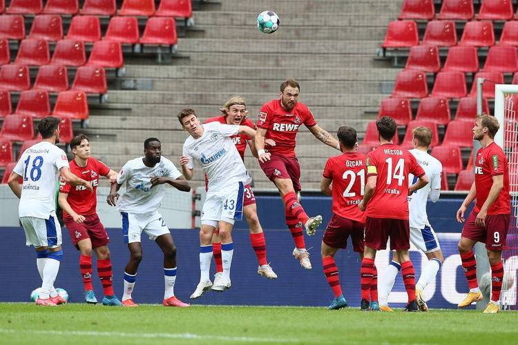 关于斯图加特遭遇连败，主教练寻求战术调整的信息