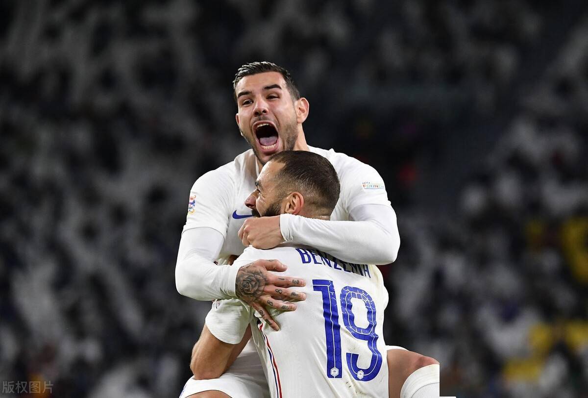 法国队完胜瑞典队，奥恰洛夫点燃赛场的简单介绍