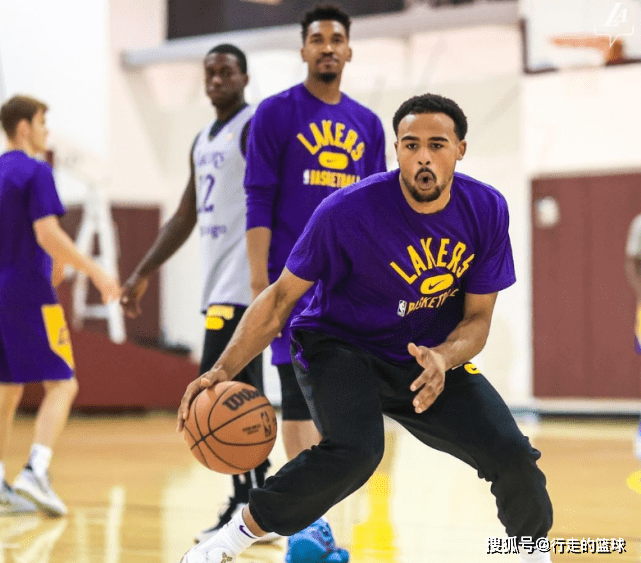 关于浙江队横扫勇士,浓眉哥状态火热的信息 关于浙江队横扫勇士,浓眉哥状态火热的信息