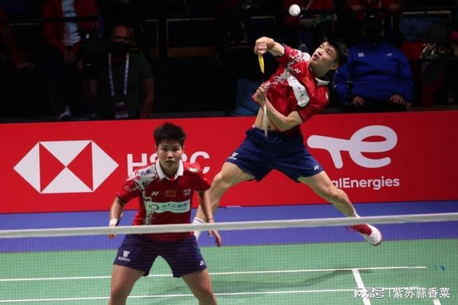 泰国队完胜丹麦队,黄鸭组合点燃赛场 泰国队完胜丹麦队,黄鸭组合点燃赛场