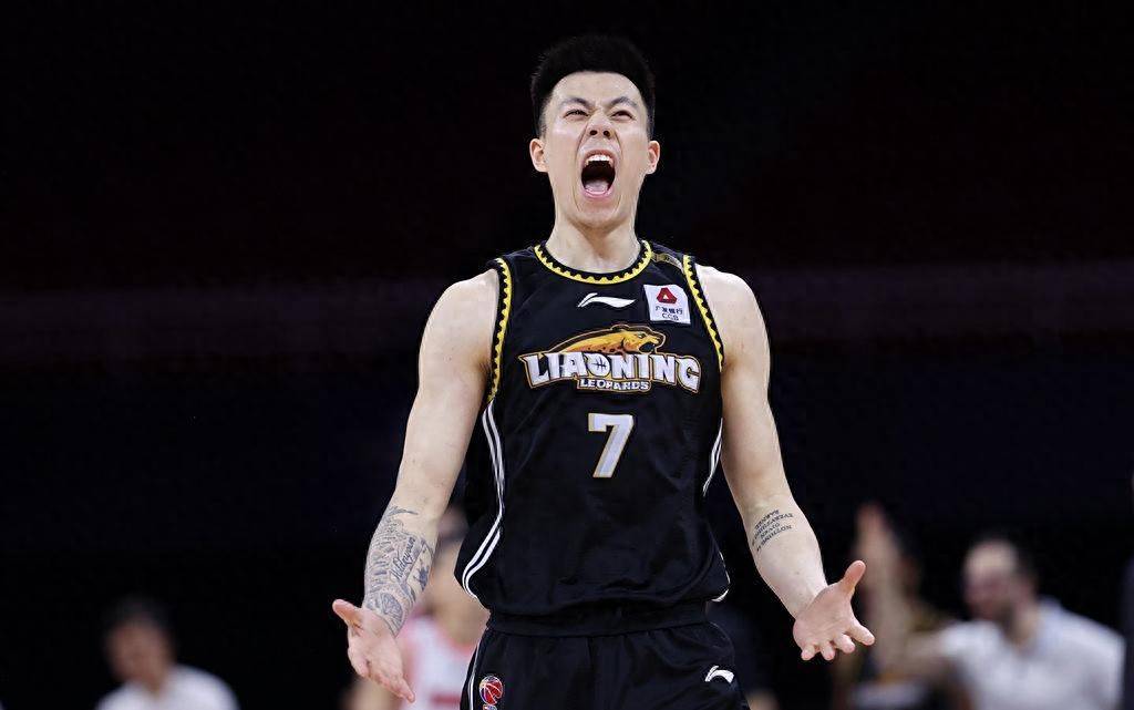 青岛队翻盘辽宁队，张镇麟点燃赛场