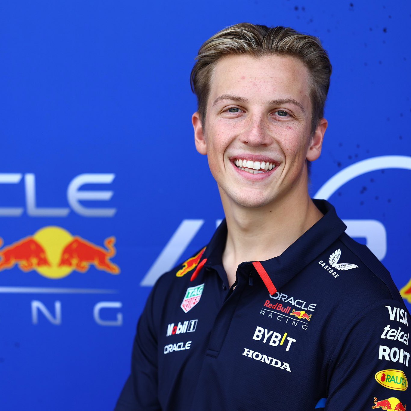 包含阿斯顿马丁横扫红牛二队，佩雷兹扛起全队的词条