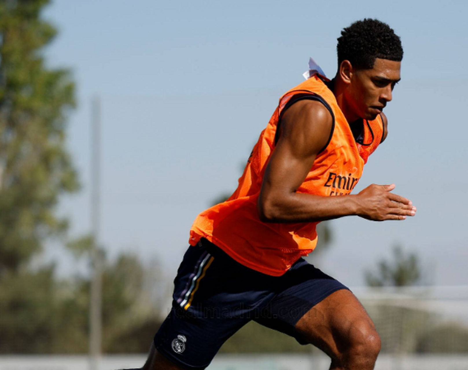 关于利物浦逆转波兰，楚阿梅尼关键制胜的信息