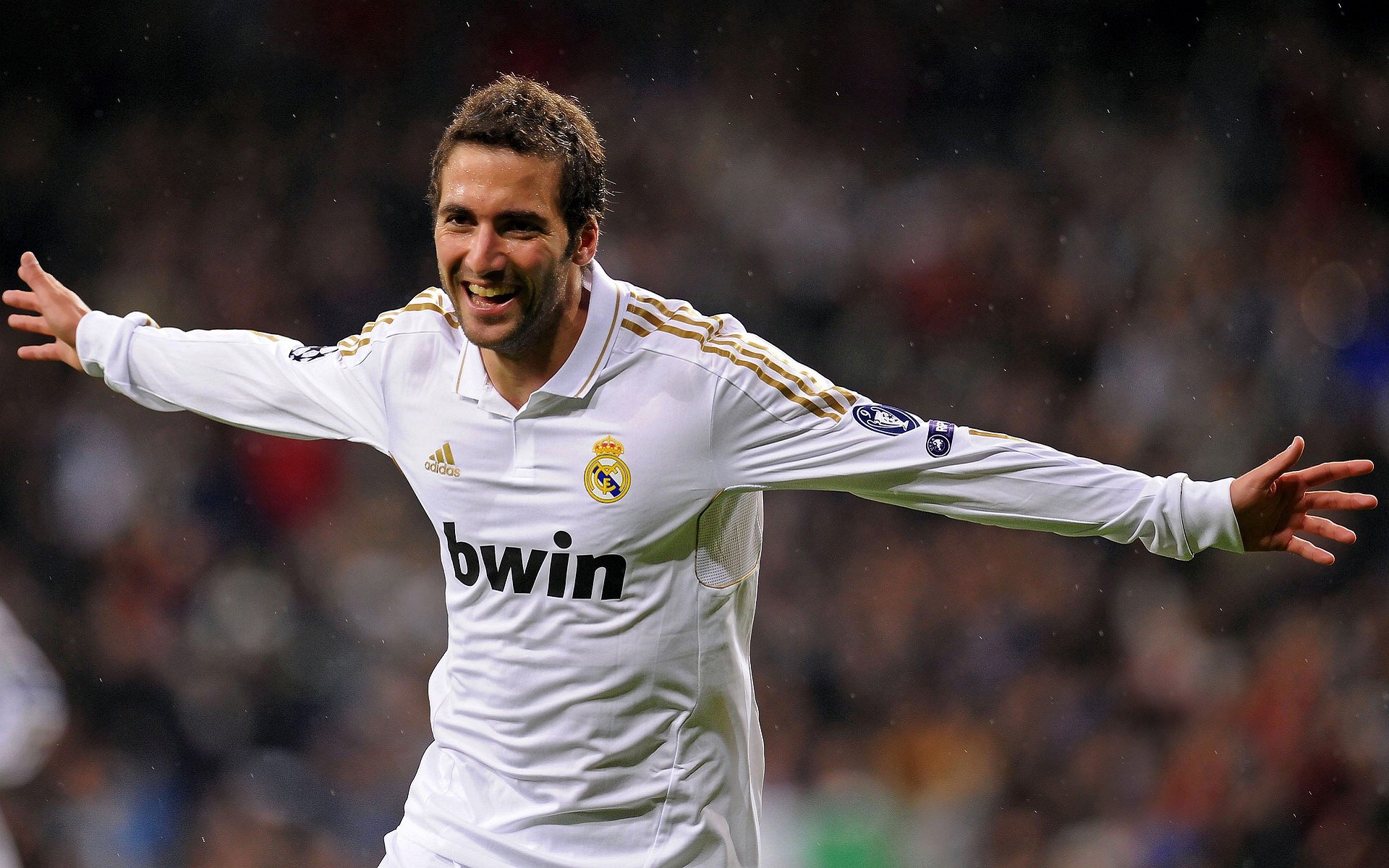 银石风暴，威廉姆斯战术完胜迈凯伦，维斯塔潘极限超车惊艳四座